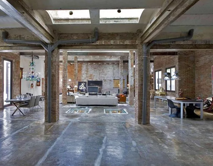 Managed loft advantages in warehouse setting